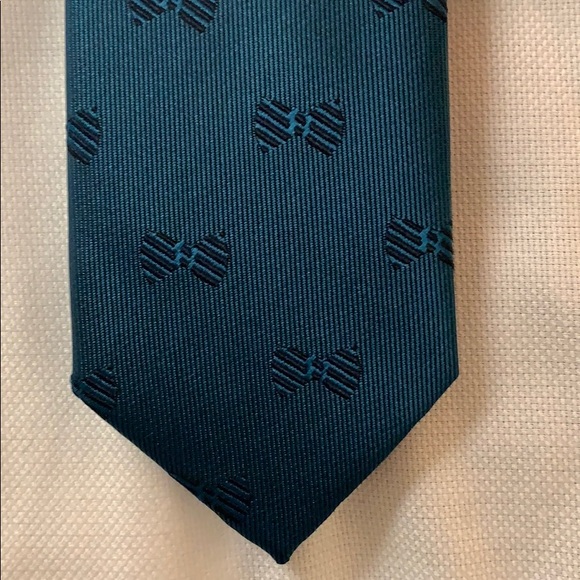 Green Slim Banana Republic Tie - Picture 2 of 3